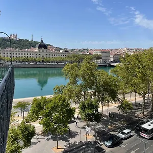 vue-sur-rhne.hotels-rhonealpes.com/