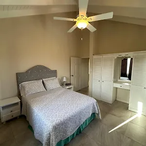  Apartment Ixoras