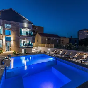 luxury-apartments-villa-morea.hotelinzadar.com/